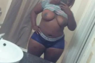 2 SEXY CHOCOLATE AVAILABLE 🍫 - Image 6